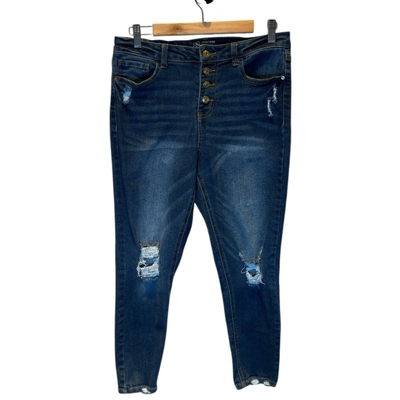 Women’s High Rise Distressed Ankle Jeans, Sz 13 . - Picture 1 of 1